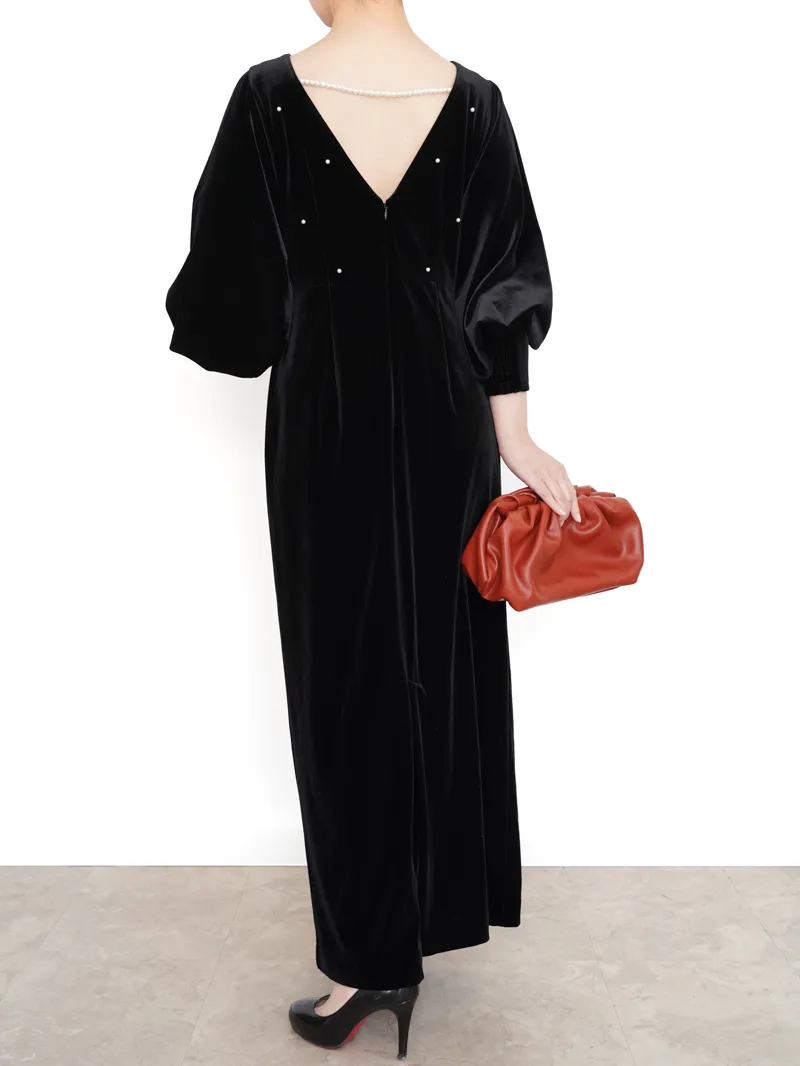 Ameri VINTAGE（アメリ ヴィンテージ）BACK OPEN PEARL VELOUR DRESS（ブラック/M）全身背面