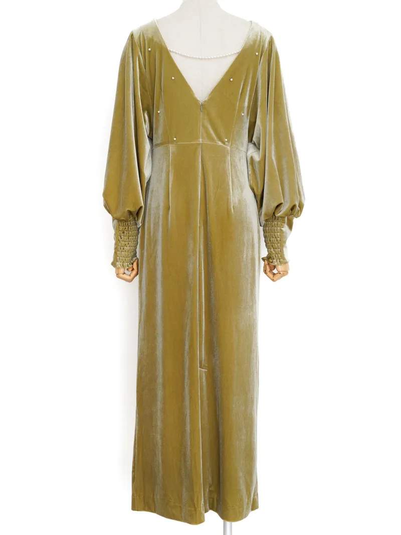 Ameri VINTAGE（アメリ ヴィンテージ）BACK OPEN PEARL VELOUR DRESS（ピスタチオ/S）トルソー背面