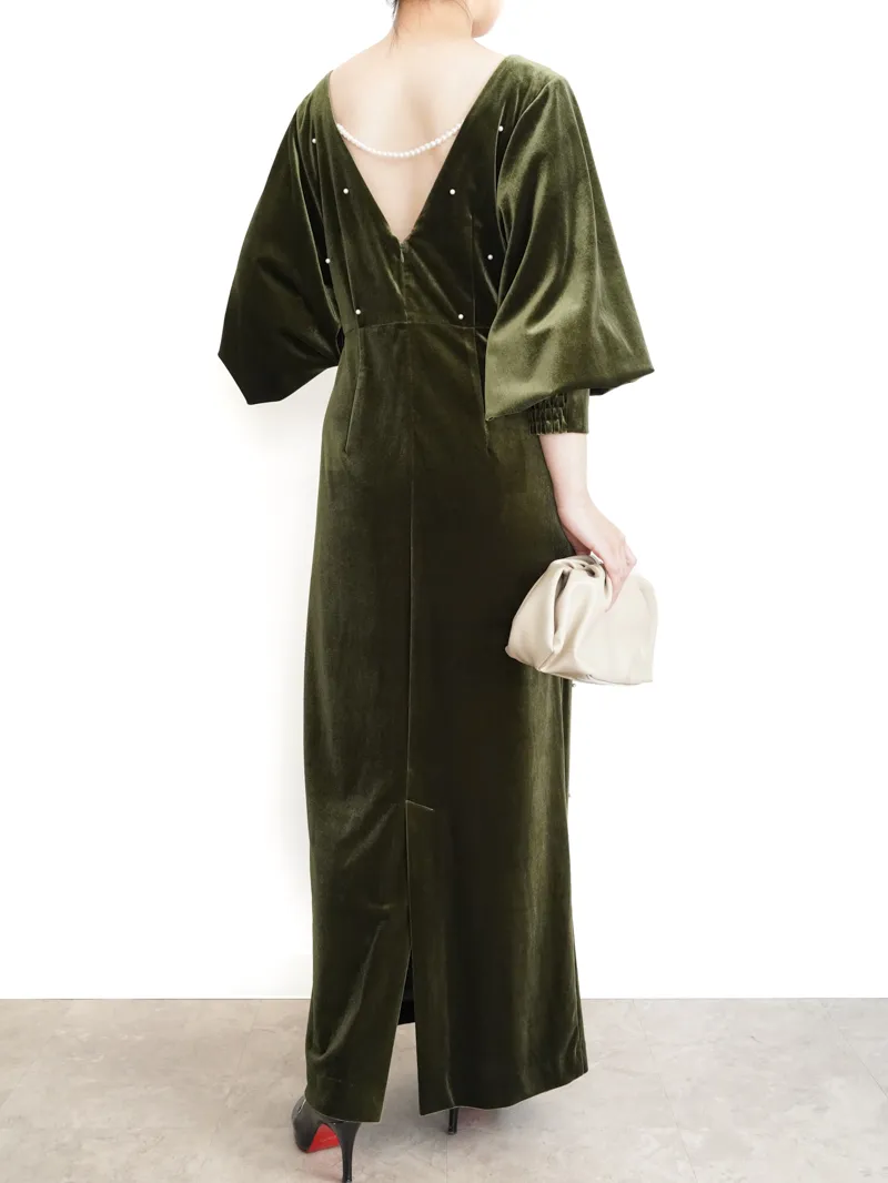 Ameri VINTAGE（アメリ ヴィンテージ）BACK OPEN PEARL VELOUR DRESS（カーキ/M）全身背面