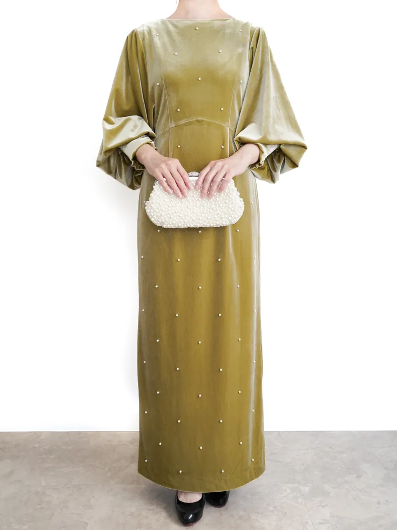Ameri VINTAGE（アメリ ヴィンテージ）BACK OPEN PEARL VELOUR DRESS（ピスタチオ/M）全身正面