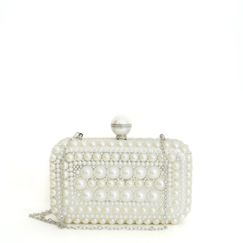 NO BRAND（ノーブランド）パールボックスクラッチバッグ（ホワイト/シルバー）